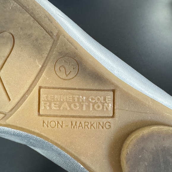 Kenneth Cole Reaction Girl Shoes - Picture 4 of 4